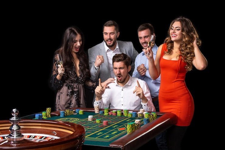Cược bóng đá và esports hiện đại hấp dẫn người chơi Việt